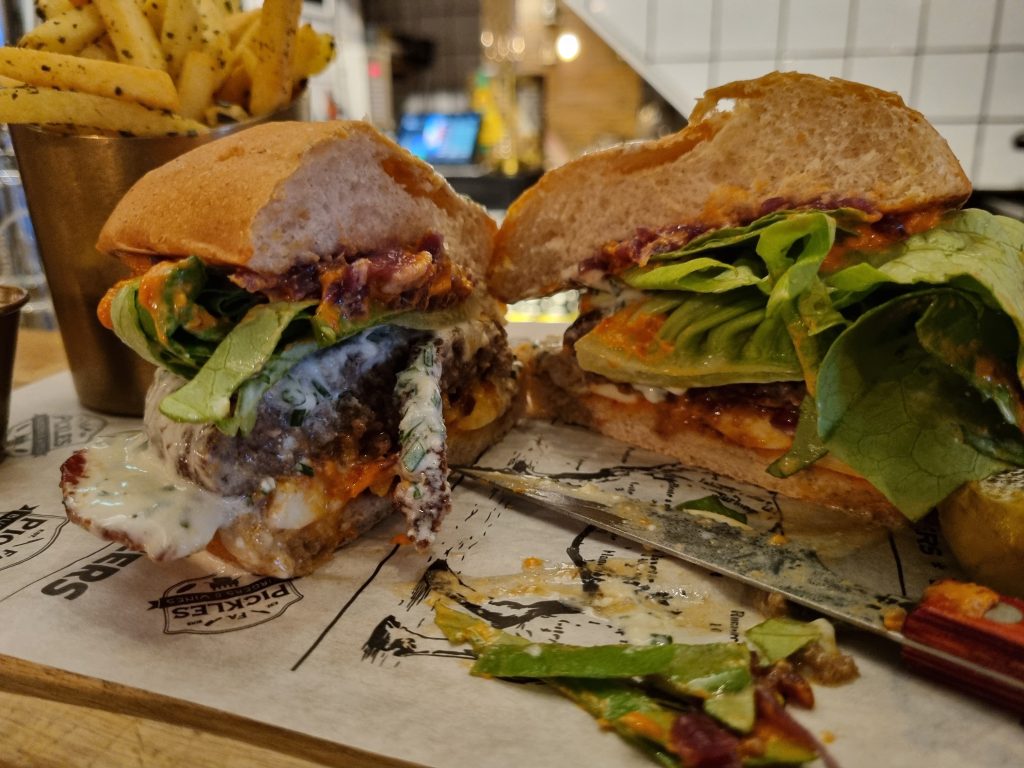 Firma Pickles Burgers & Wines